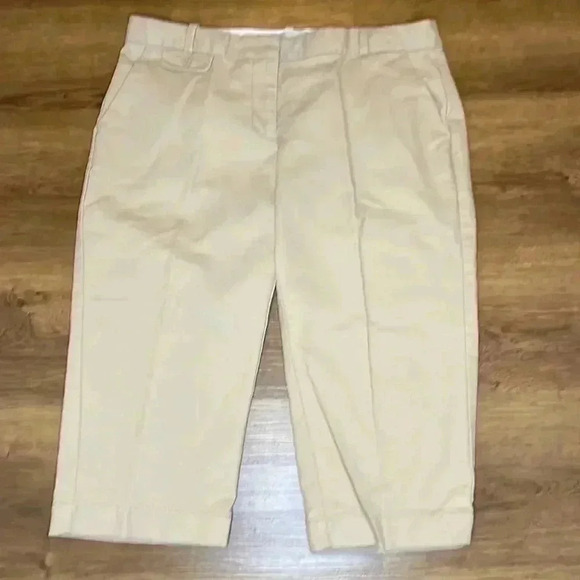 Old Navy Women’s 6 Classic Rise Khaki Cropped Pants - Picture 1 of 7